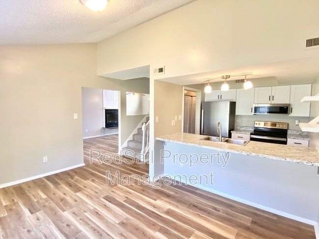 Building Photo - 3833 Foxglove Ct