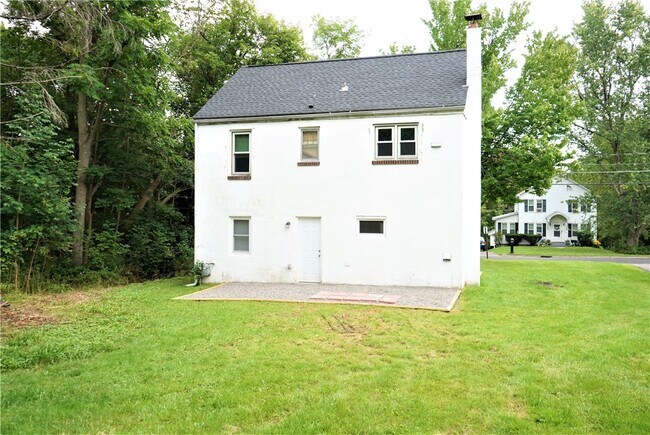 Photo - 218 Airport Rd