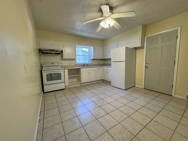 Photo - Hard to Find 3 Bedroom