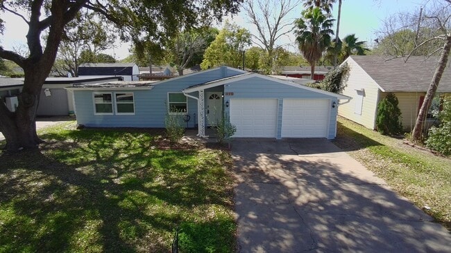Building Photo - 115 Marlin Ave