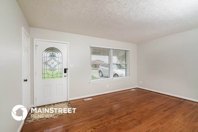 Photo - 1303 Woodcreek Dr