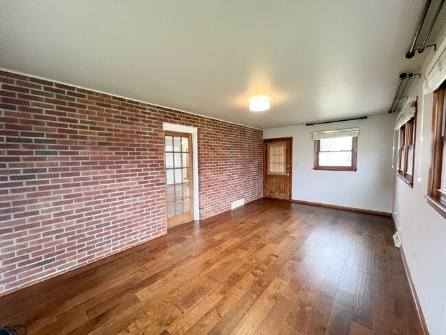 Photo - 623 Mason St