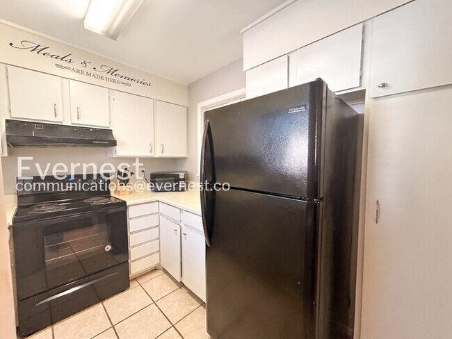 806 Vestavia Villa Ct