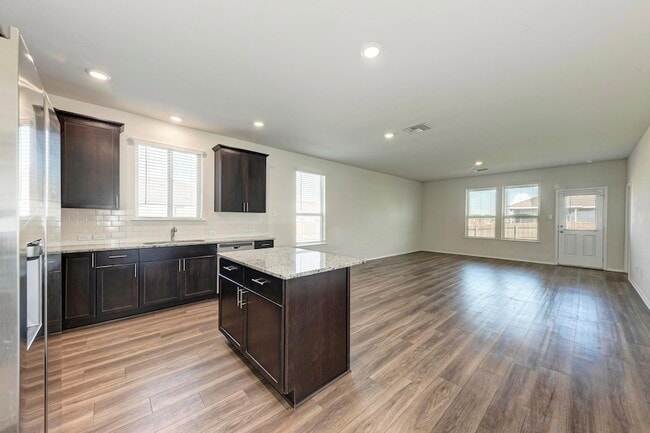 Photo - 201 Pivot Dr