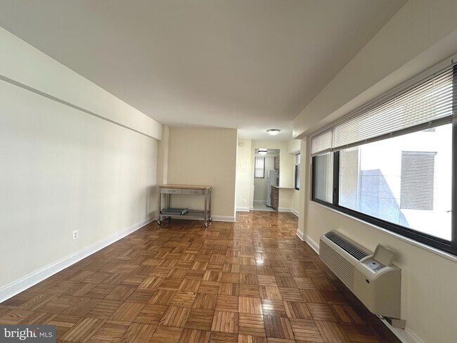 Photo - 2141 I St NW Unit 412