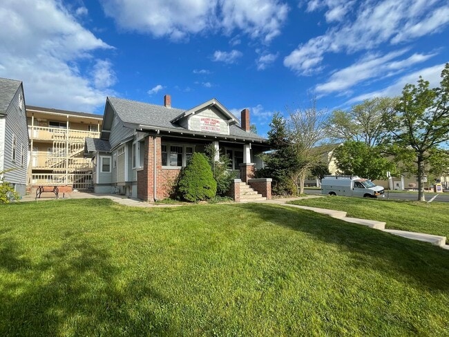 (2001 9th Ave)