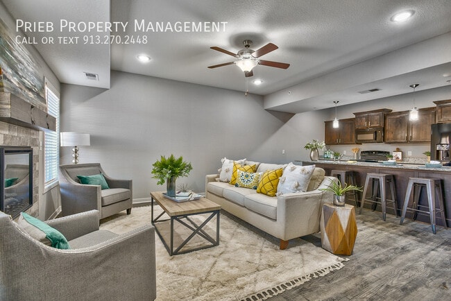 Photo - 12307 S Chelsea St Unidad 102-B1