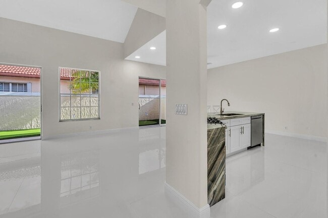 Photo - 36 Monterey Pointe Dr