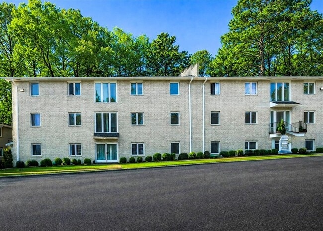 Building Photo - 166 Anderson Ave NW Unit B06