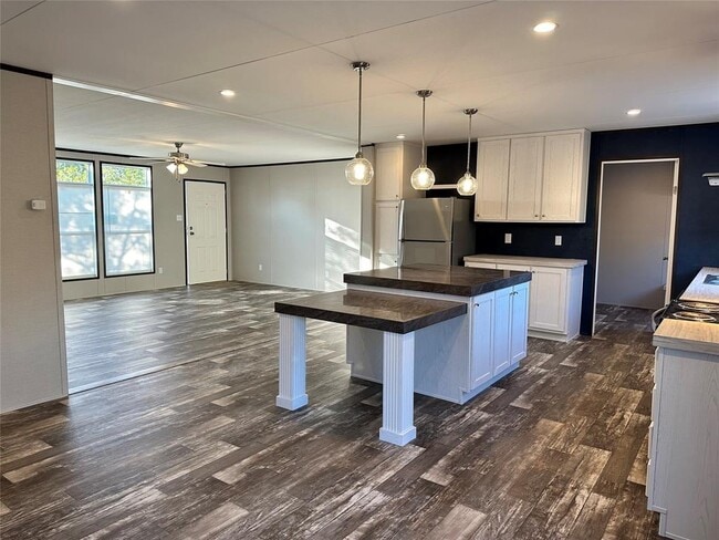 Building Photo - 199 Harmony Wood Ln