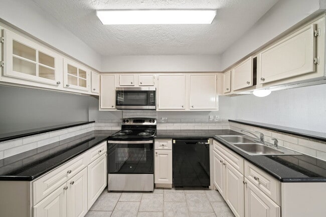 Photo - 13464 Castilian Dr