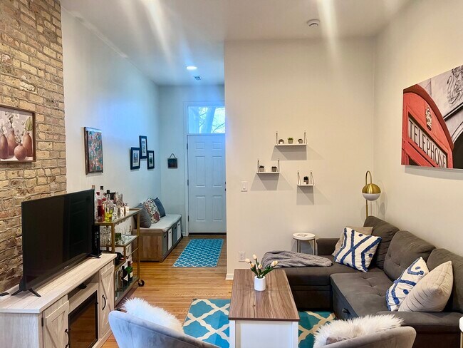 Photo - 1421 W Huron St Unit 2R