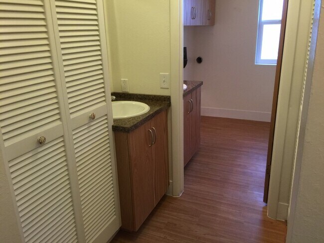 Photo - 1042 Ellen Cir Unidad 1