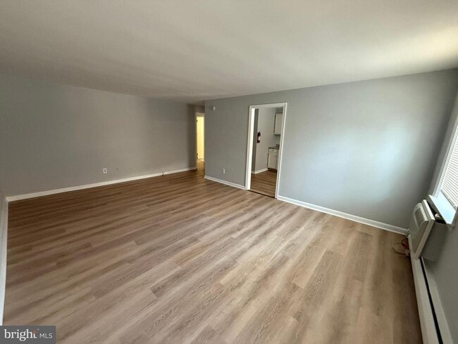 Photo - 27 Wallingford Ave Unit B-3