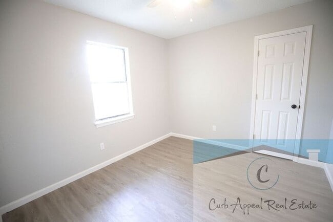 Photo - First month move in special $450!! 2-bedroom, 1-bath apt Trumann - HUD accepted