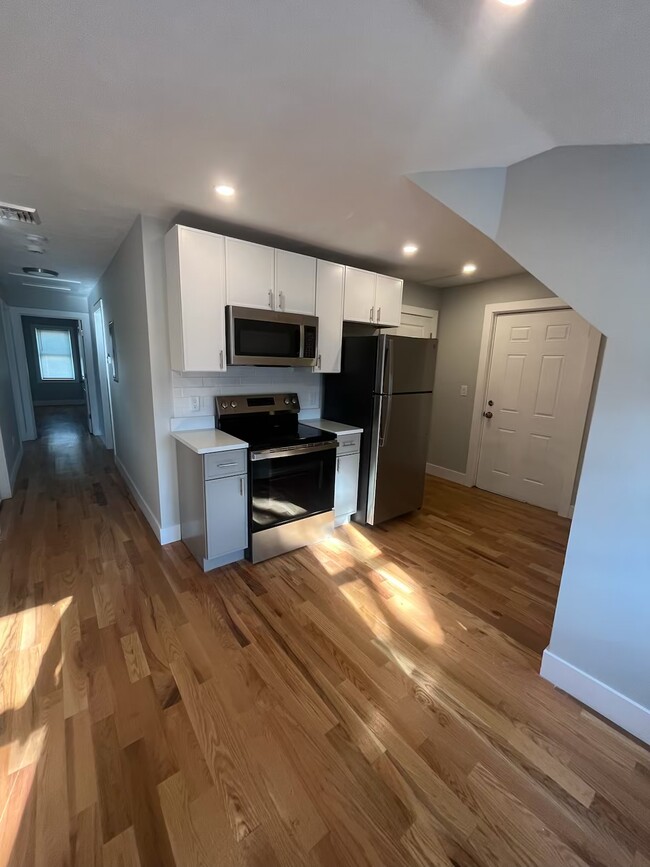 Photo - 33 Richards St