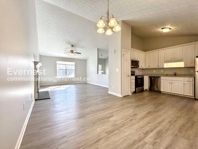 Photo - 30 Oak Grove Ln NW