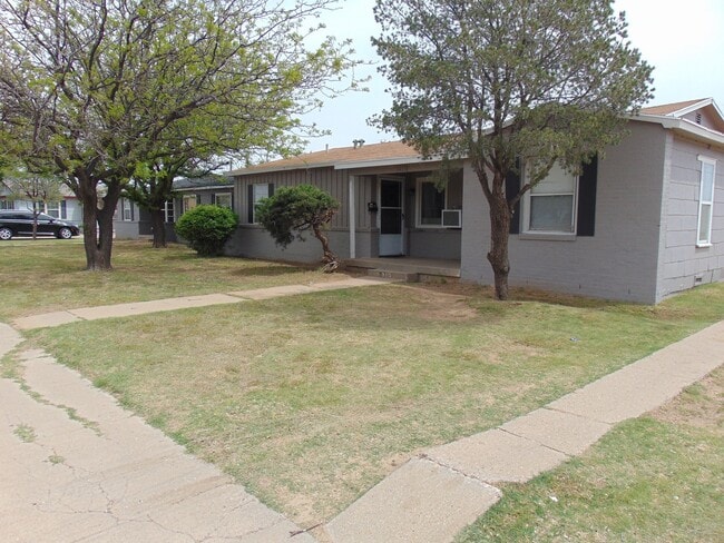 Building Photo - 3413 qua Unit A