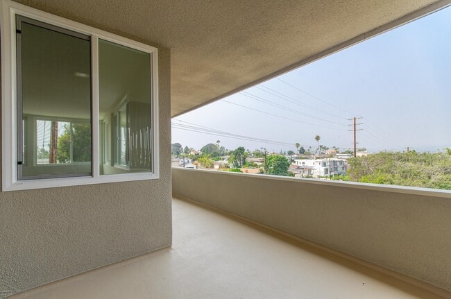 Building Photo - 8040 W 83rd St