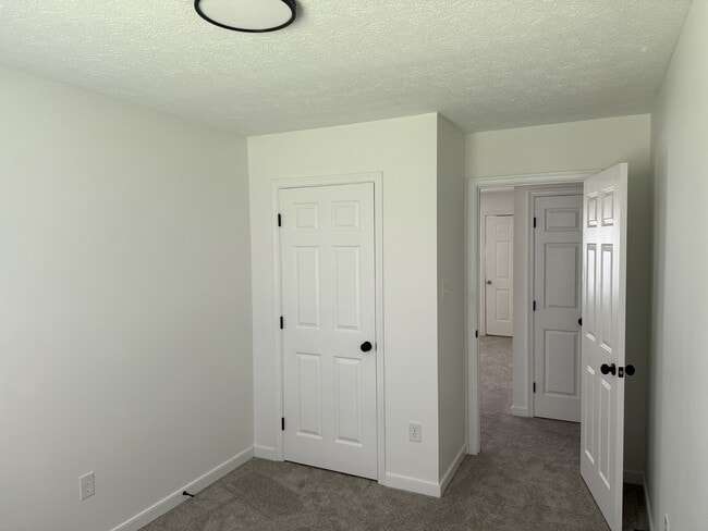 Photo - 218 N Mapleleaf Ave