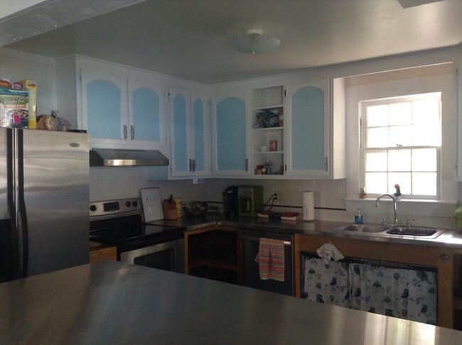 Photo - 846 W Brevard St