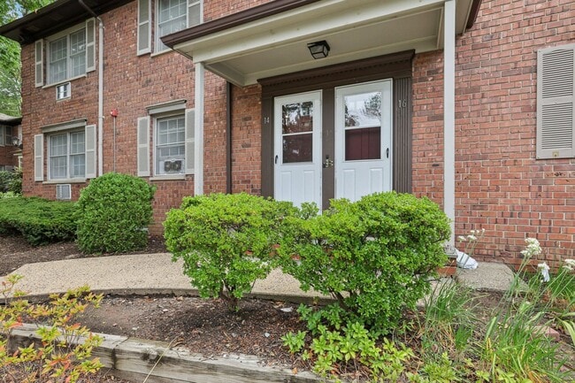 Building Photo - 14 A Lakeside Dr Rental