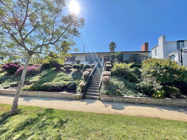 Building Photo - Charming West LA Home!
