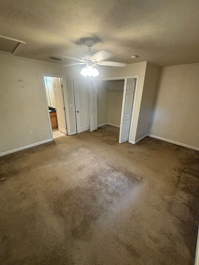 Photo - Awesome 3x3 Townhouse with Private Driveway!