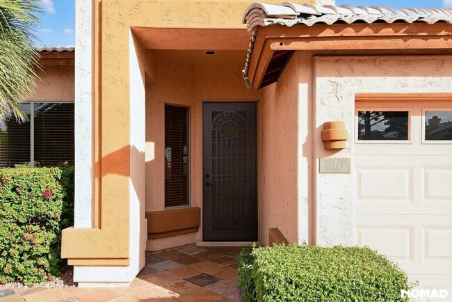 Photo - 971 N Santa Anna Pl