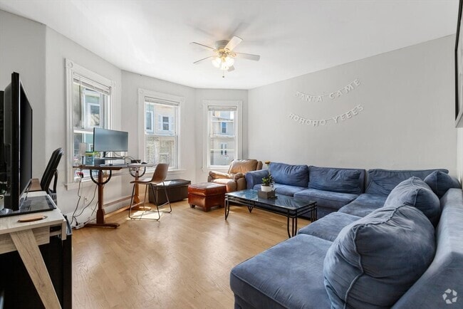 Building Photo - 93 Old Harbor St Unit 1 Rental