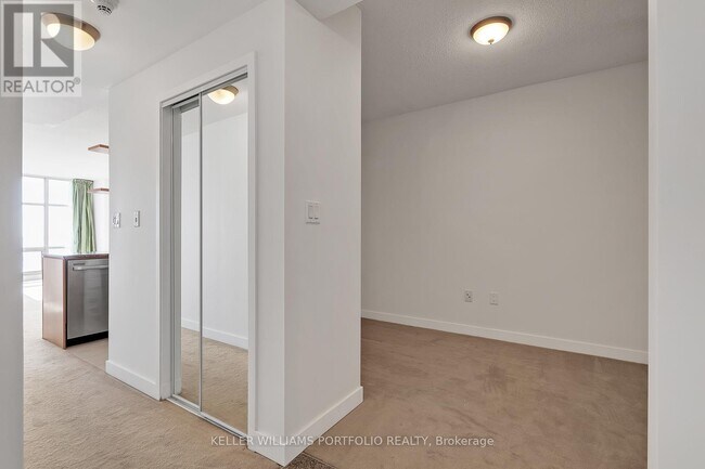 Photo - 10 Navy Wharf Ct Unit 2910