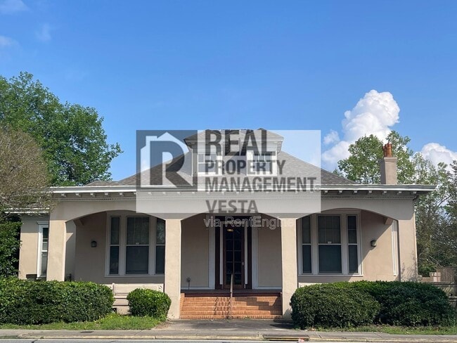 Building Photo - 420 College St Unit A