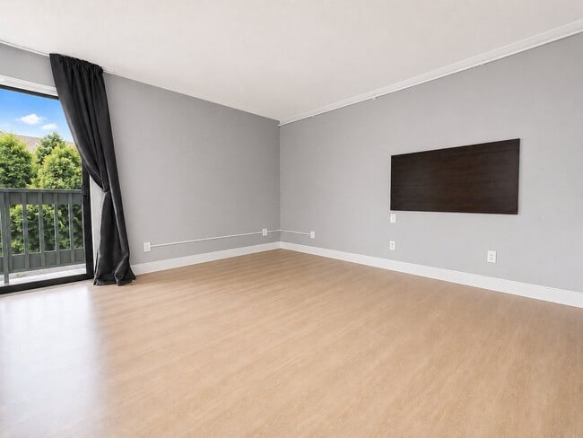 Photo - 3 Long Wharf Dr Unit 1 Bedroom