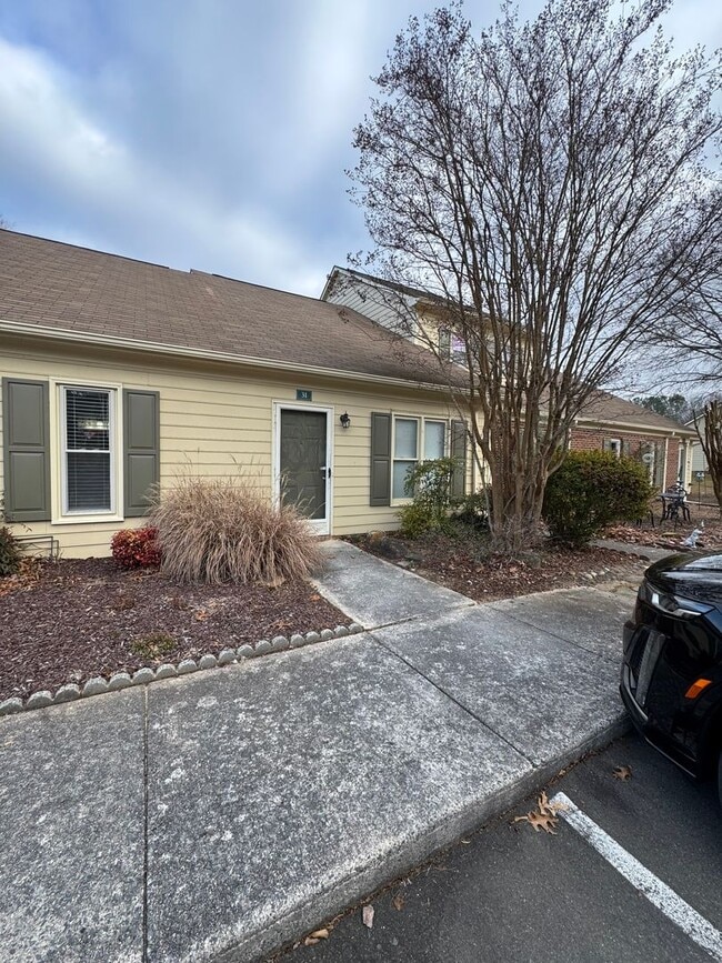 Building Photo - 2 Bedroom Townhouse in Sparger Springs Community off Hillsborough Road, Durham NC