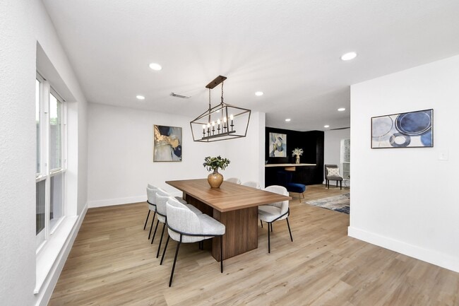 Photo - 5614 Oakhaven Ln