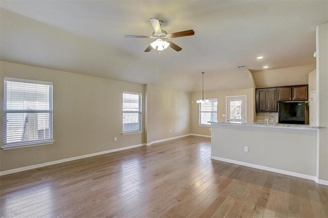 Photo - 2005 Alyssas Dr