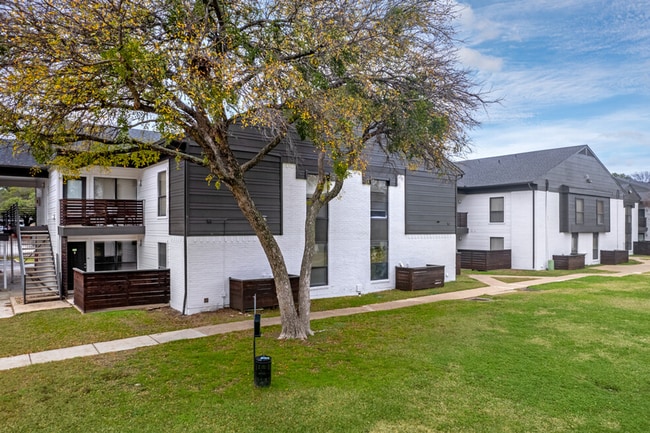 Photo - Paxton at Lake Highlands