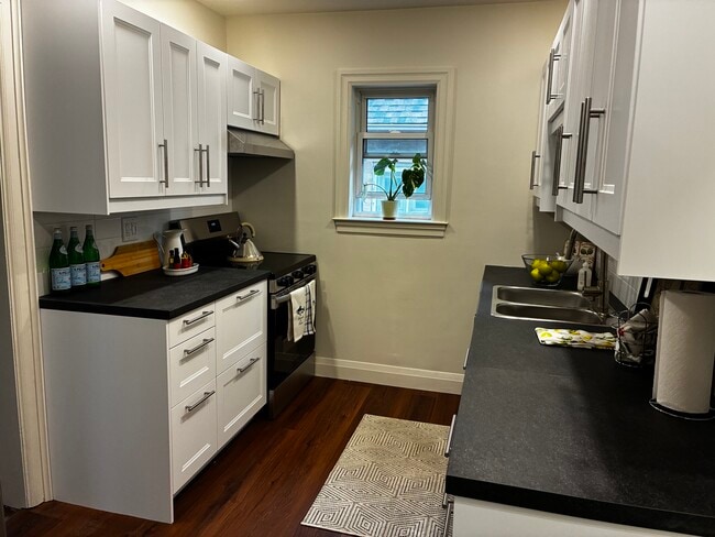 Photo - 2 bedroom + Den apartment; luxury - Bloor West Village, Toronto Unit 2