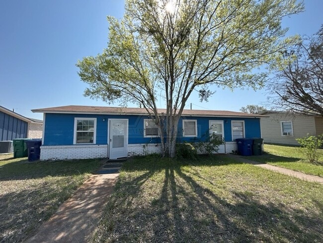 Building Photo - 215 Marston Ave Unit 215 Marston  B
