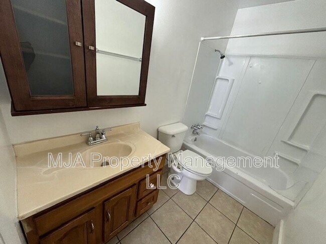 Photo - 752 Irving St Unit 752 Apt 4