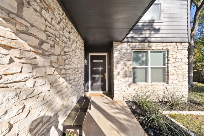 Photo - 7909 Manassas Dr