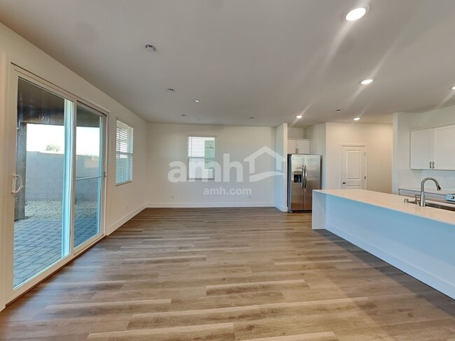 Photo - 5734 Las Vegas Crk St