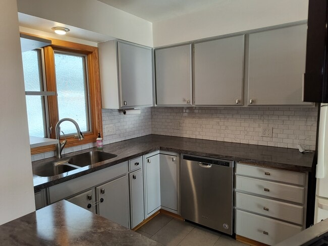 Photo - 2720 Ward Ave