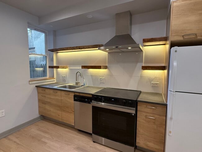 Building Photo - 2851 Boudinot St Unit 1