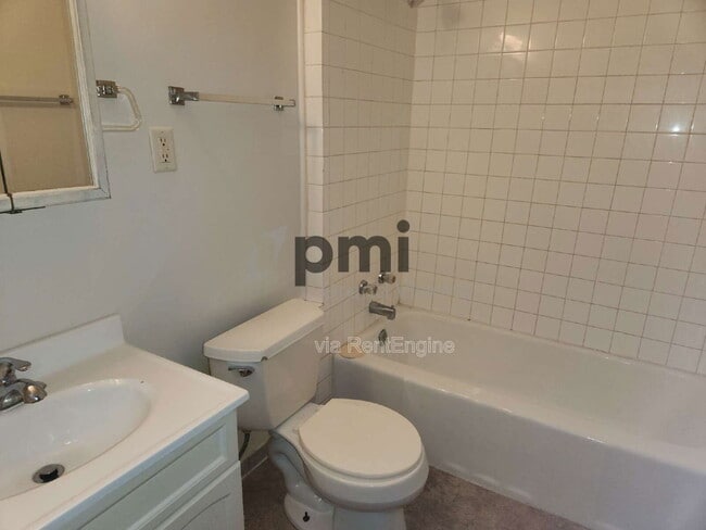 Photo - 2055 E Prairie Ave