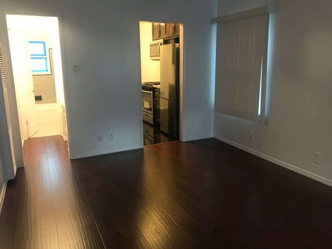 Photo - 5704 Carlton Way Unidad 0