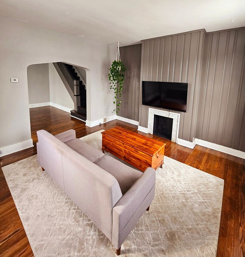 505 - 507 Russellwood Ave - 505 - 507 Russellwood Ave