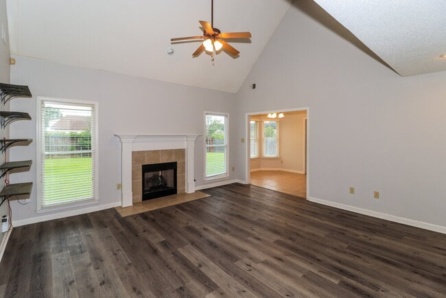 Photo - 5053 Winberry St