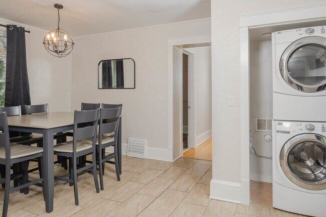 Photo - 710 E Franklin St Unit ID1061627P