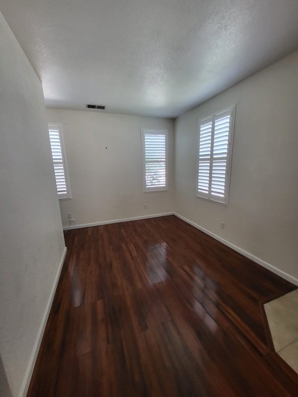 Photo - 949 Mason Ct